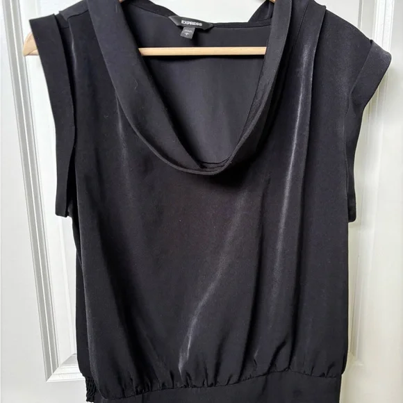 Lot of Ten Women’s Short Sleeve Casual Tops - Picture 3 of 10